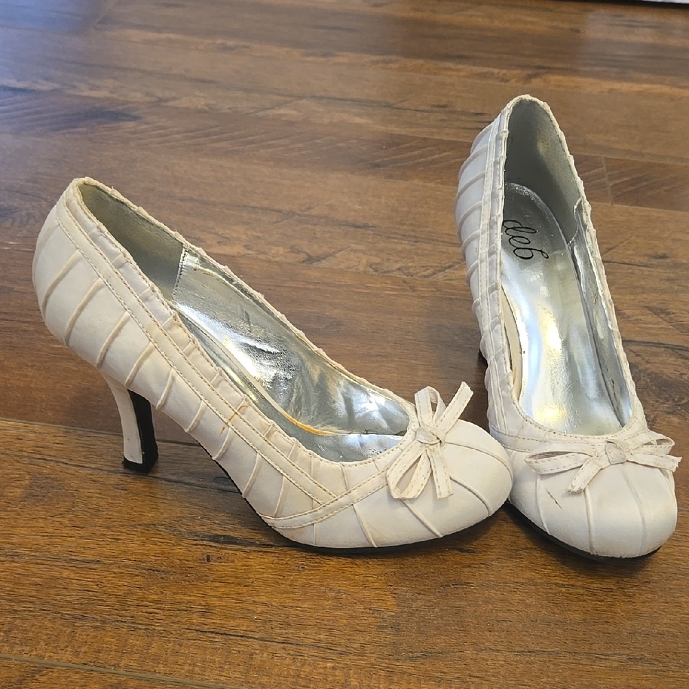 Deb Cream Heels with Bow and Textured Fabric